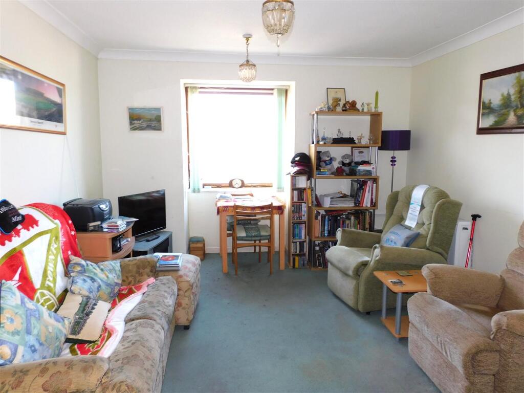 Beer Road, Seaton photo 2