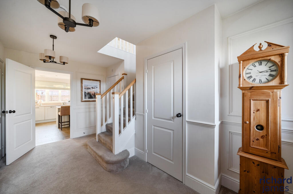 Ruby Close, Swindon, SN25 photo 3