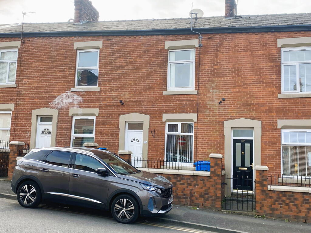 Main image of property: 125 Oxford Street, Chadderton OL9 7SJ