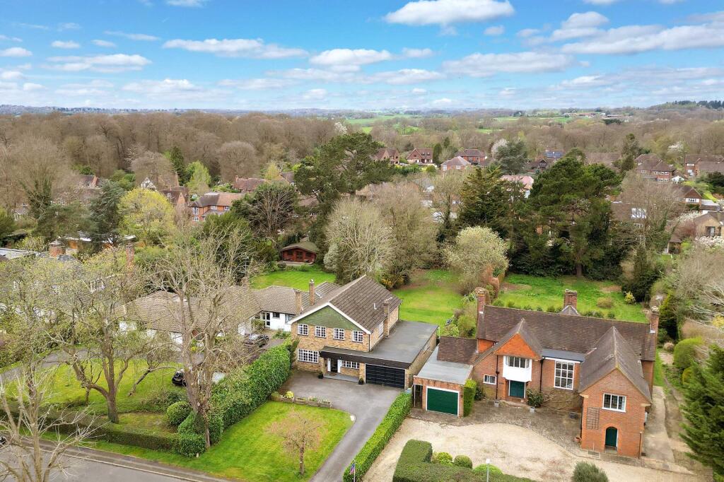 Woodside Avenue, Beaconsfield, Buckinghamshire, HP9 photo 2