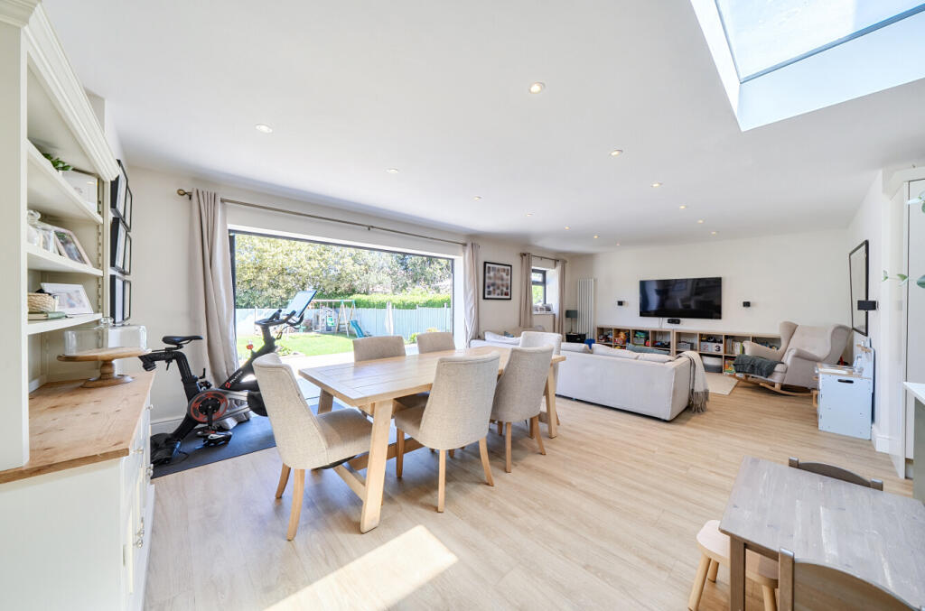House in Runnymede, Ottershaw - View 3