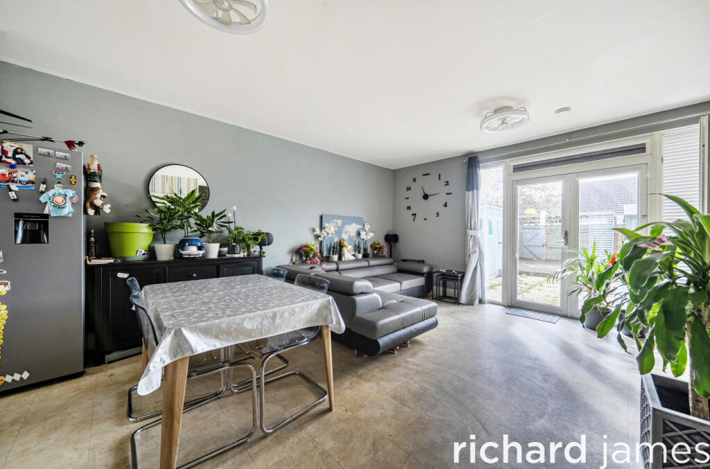 House in Swindon, Ferndale - View 2