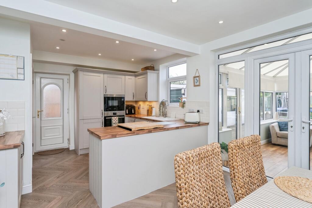 House in Chester, Ellesmere Port - More