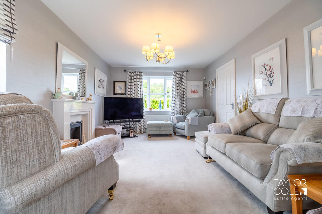 House in Tamworth, Staffordshire - View 5