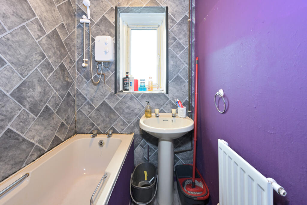 Apartment in Preston - View 5