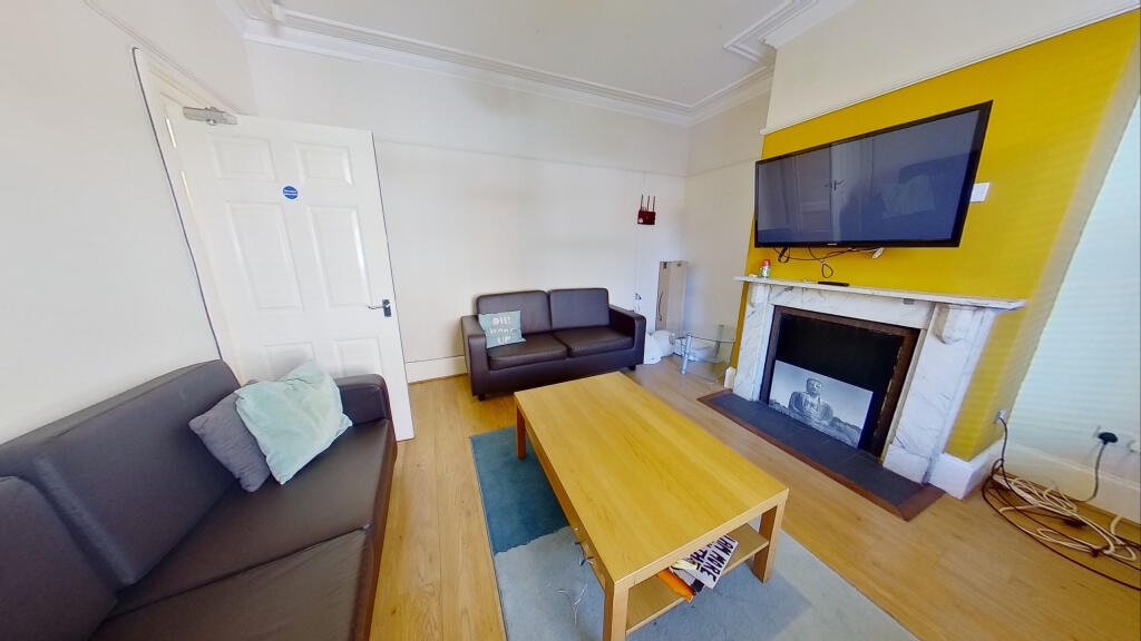 House in Leeds - View 4