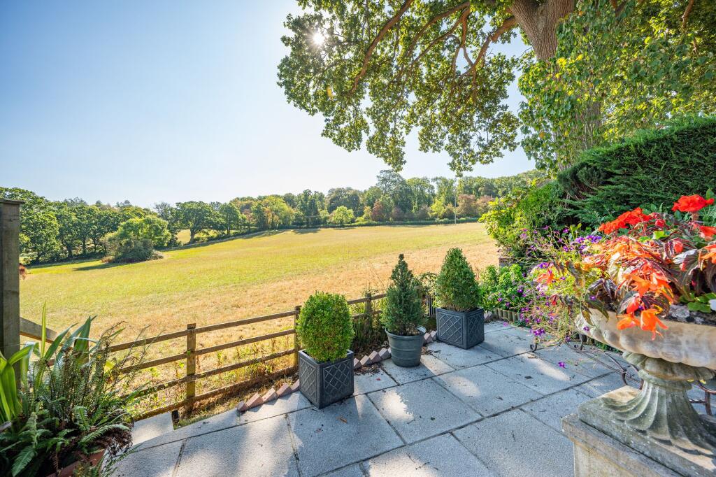 House in East Devon, Upton Pyne - More