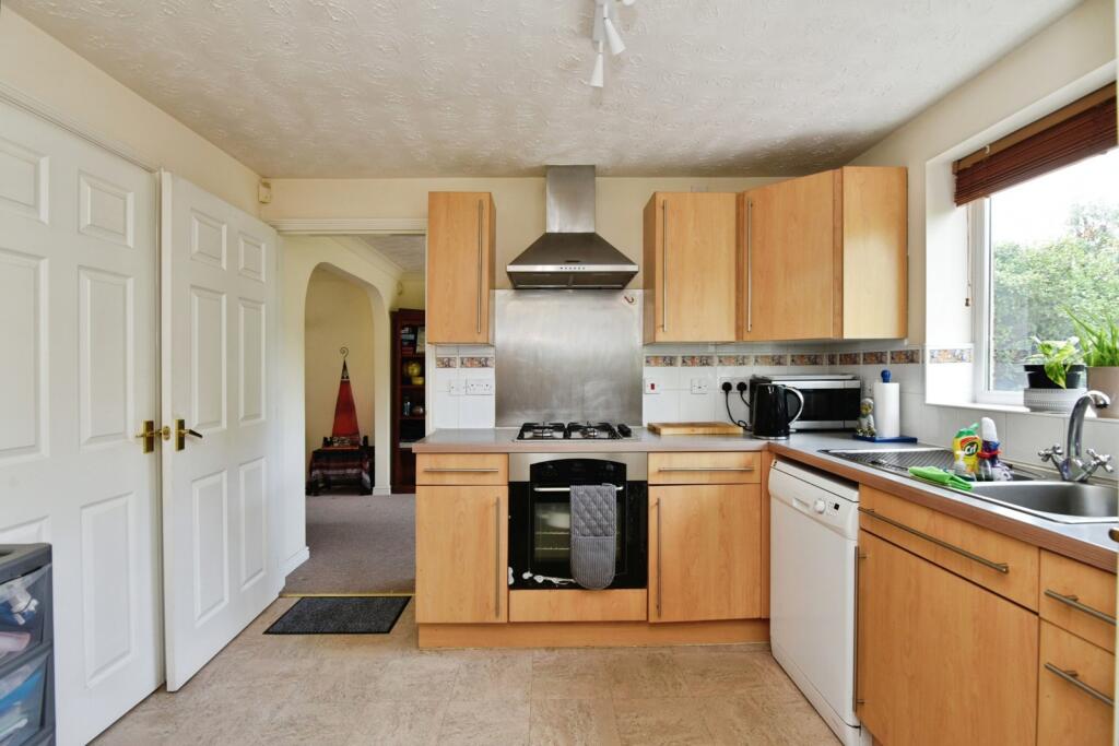 House in Stoke-on-Trent - More