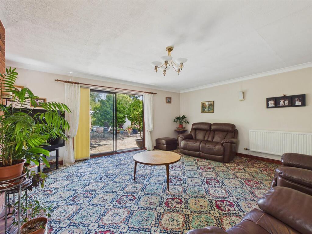House in Worcester - View 5