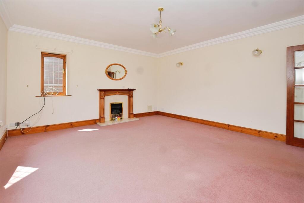 Avenue Clamart, Scunthorpe photo 4