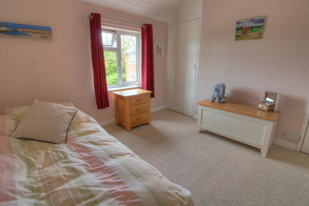Ashmore Green, Thatcham, RG18 - More