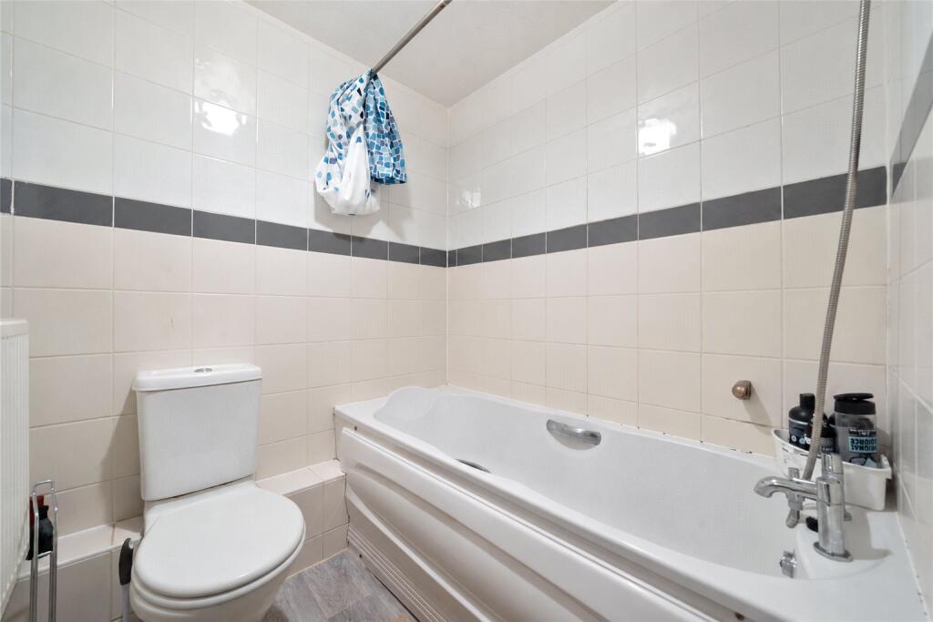 Apartment in London - More