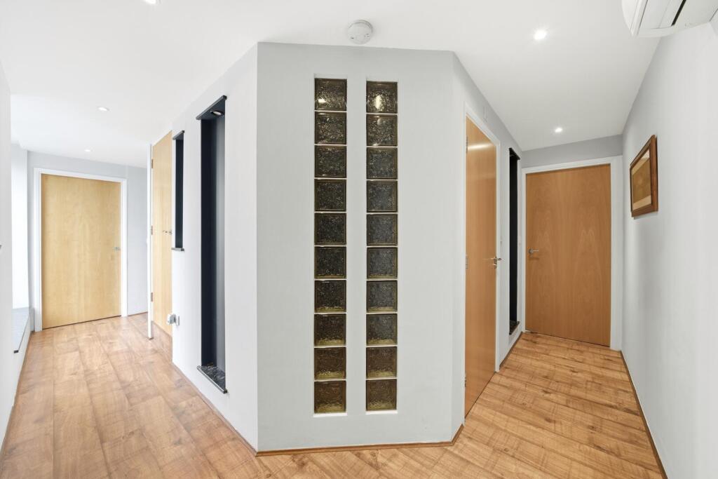 Apartment in Nottingham, Lace Market, St Ann's - View 4