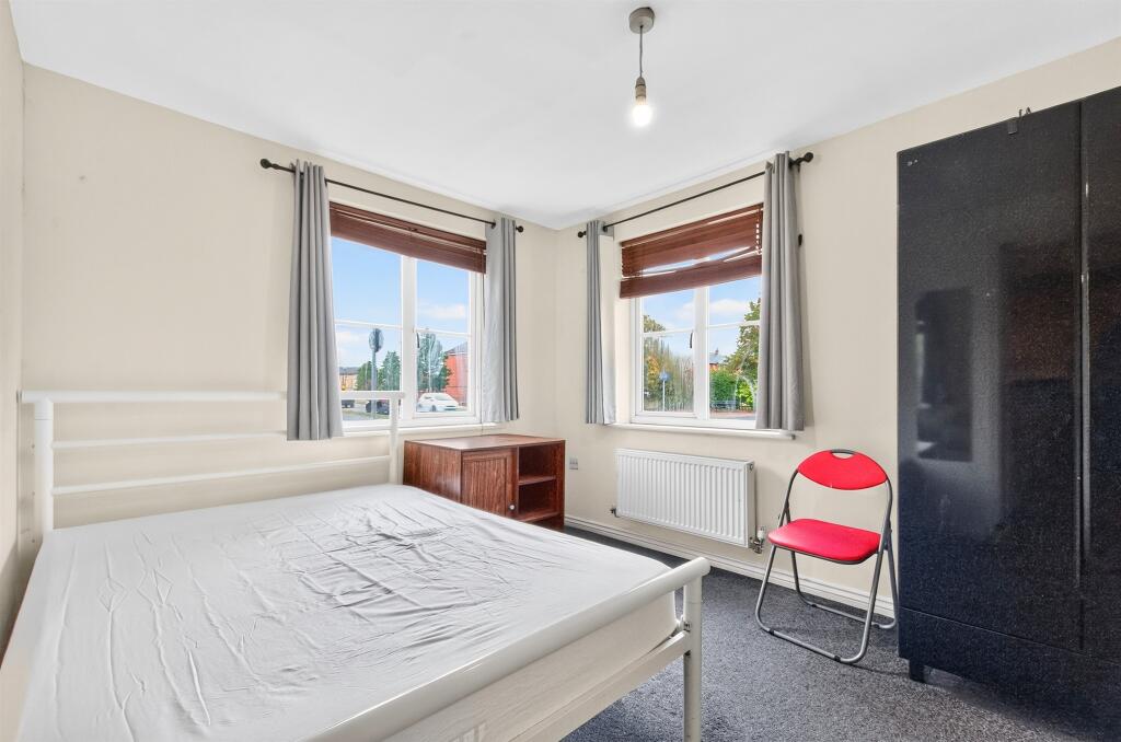 Apartment in St Albans - View 5