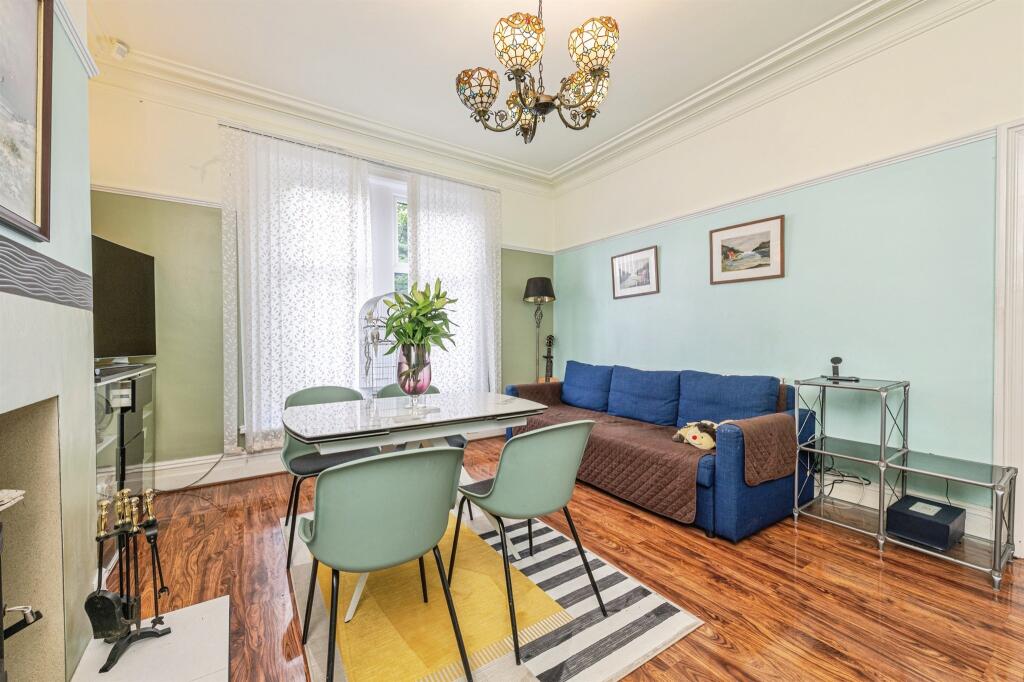 Whitcliffe Road, CLECKHEATON - View 5