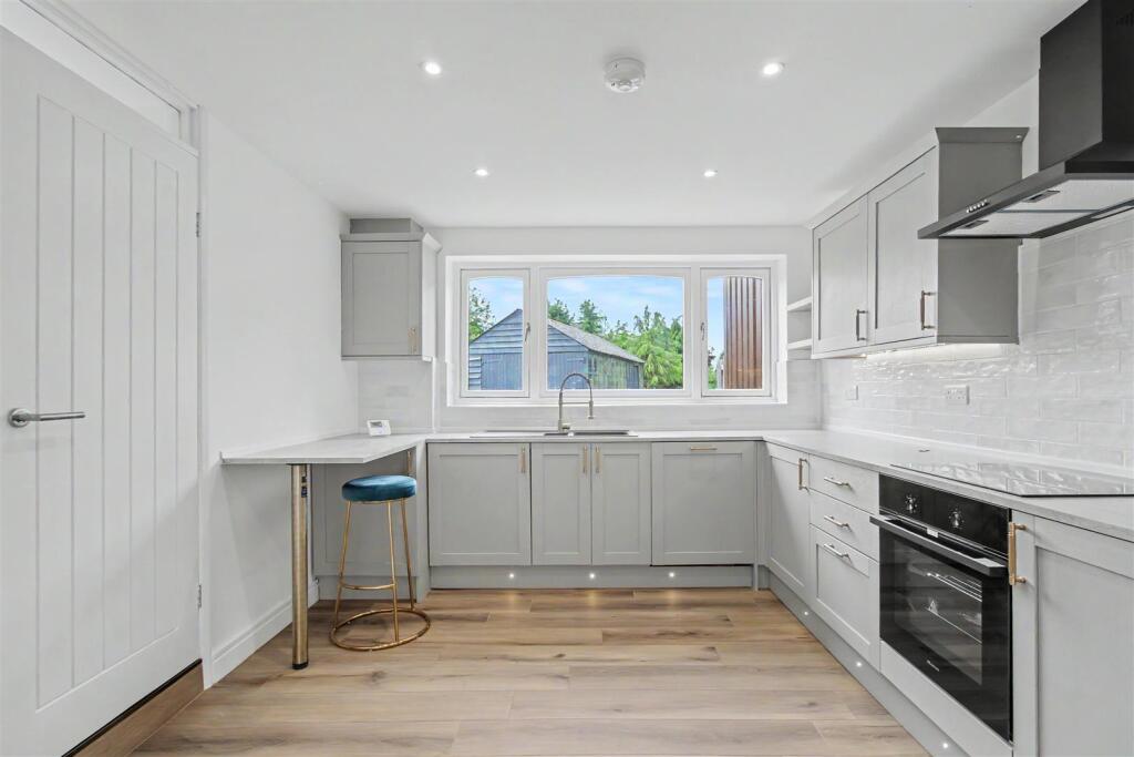 A Beautifully Finished Home Offering Modern Living on Popes Lane, Terrington St Clement PE34 - View 6