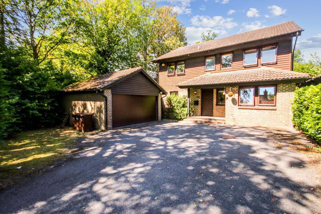 4-bed detached on The Glebe, Felbridge, Surrey, £775,000
