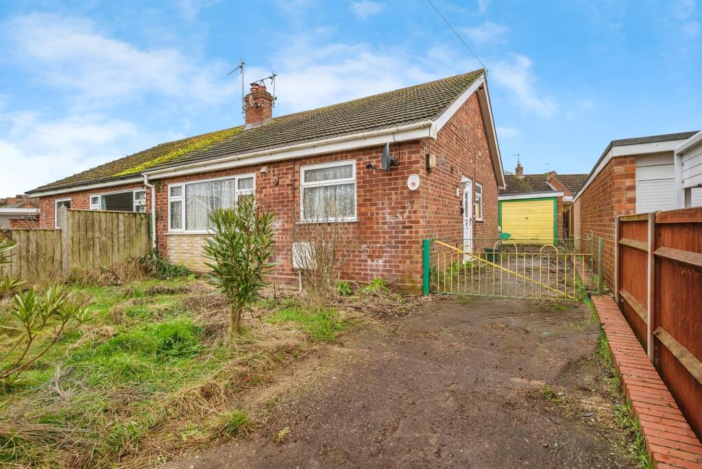 Main image of property: Wrench Close, Aylsham, Norwich