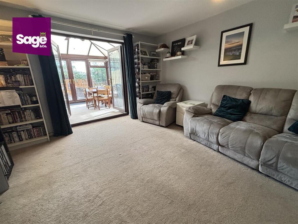 House in Newport - View 3