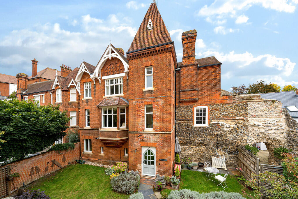 4-bed house on Bury St. Edmunds, Suffolk, £995,000