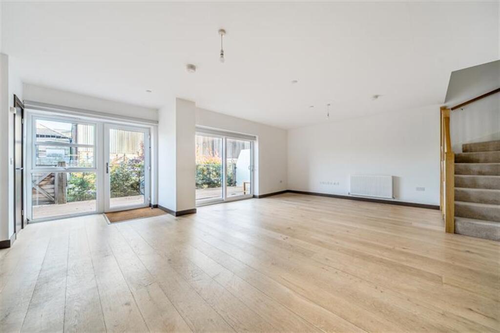 Main image of property: 2 bedroom property in Darlington House, Peterborough