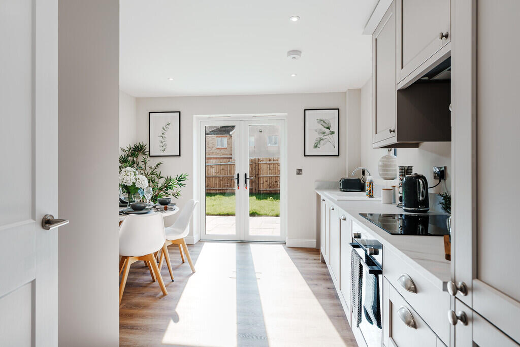 Condor Close , Bourne photo 3