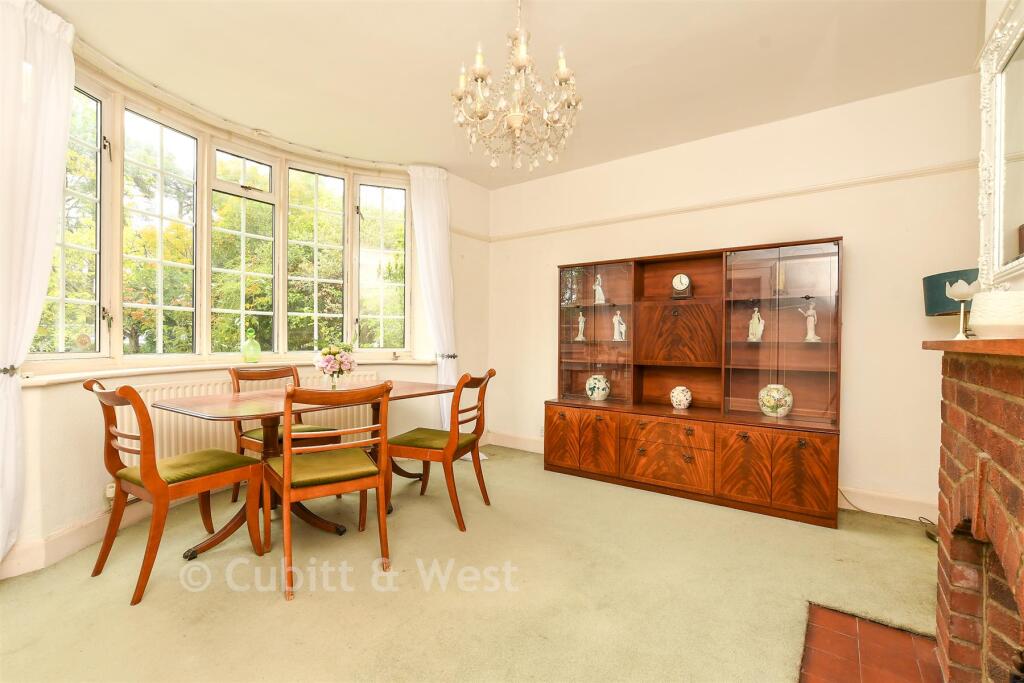 House in Reigate and Banstead, Meath Green, Horley - View 5