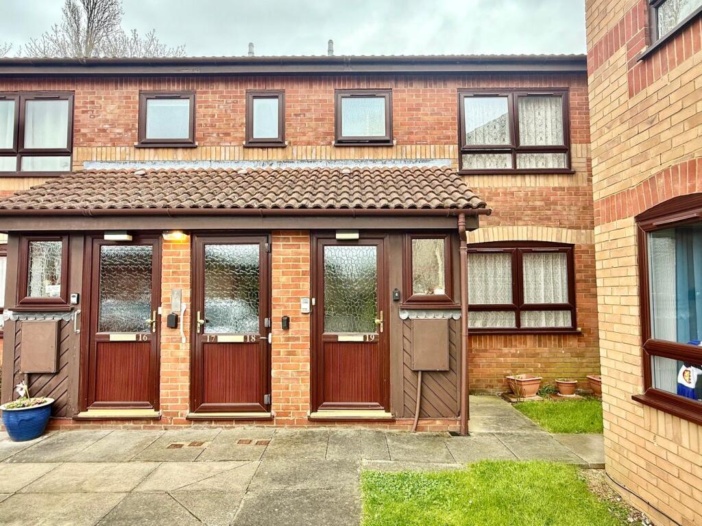 Main image of property: Sunfield Close, Ipswich, IP4