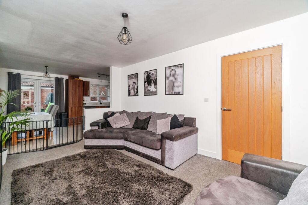 House in Grimsby, Scartho - More