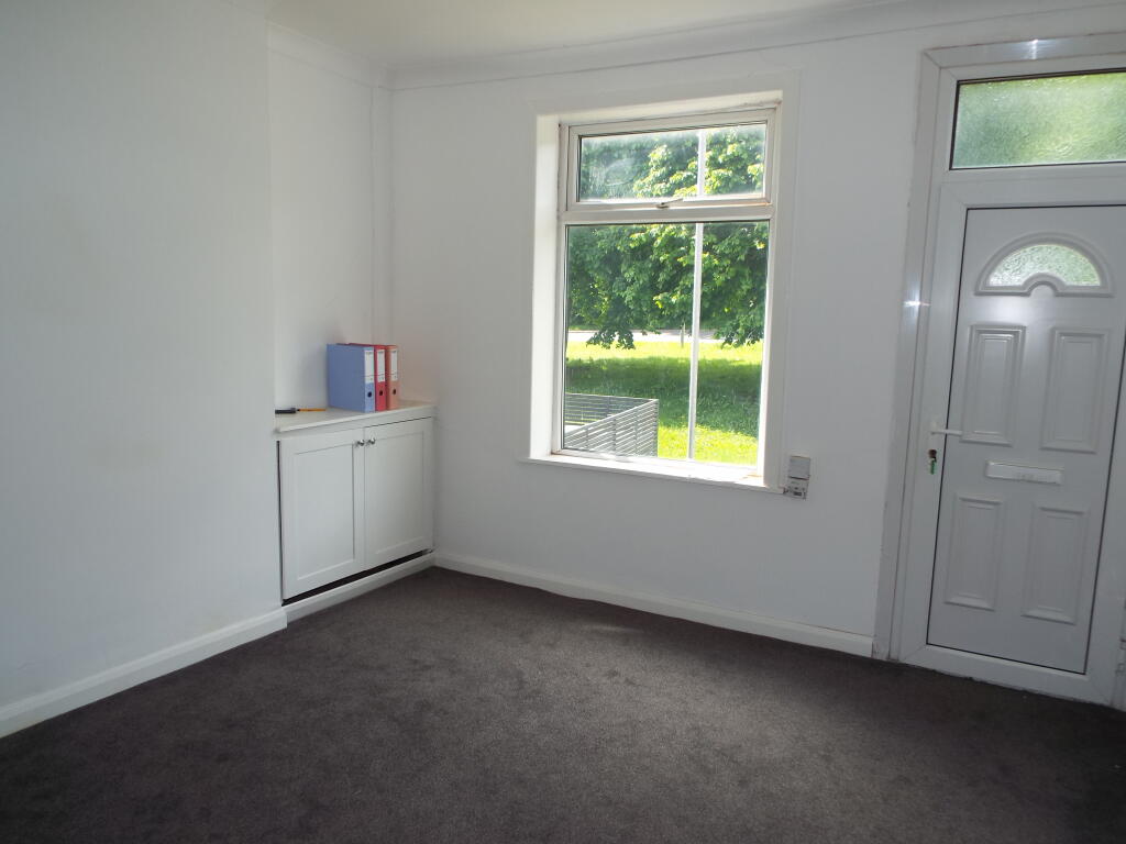 House in Mansfield, Forest Town - View 3