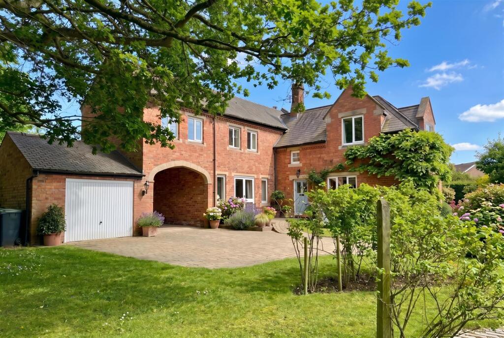 Main image of property: Old Vicarage Gardens, Skellingthorpe, Lincoln