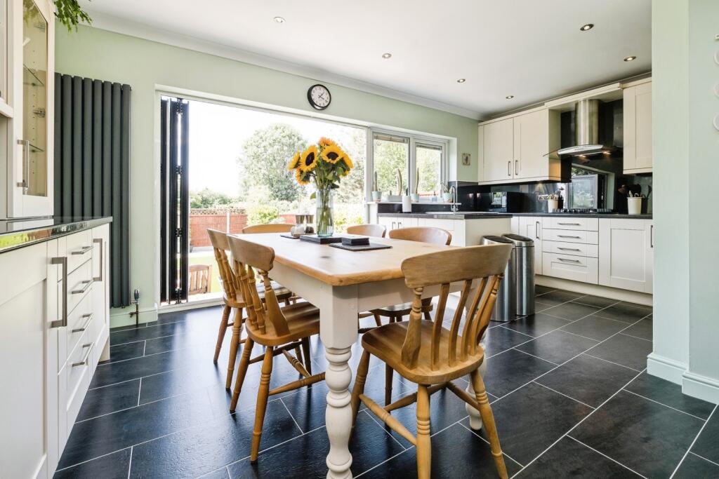 Cheviot Road, Hornchurch, RM11 photo 4