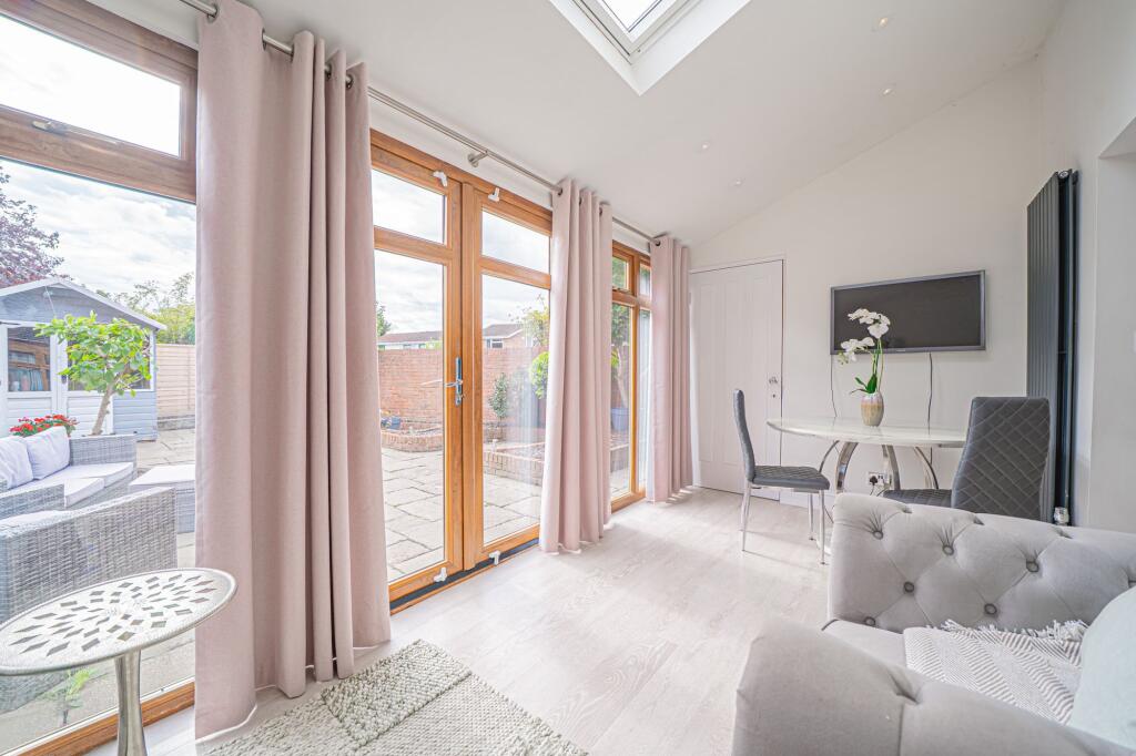 Enderby Close, Bentley Heath, B93 photo 5