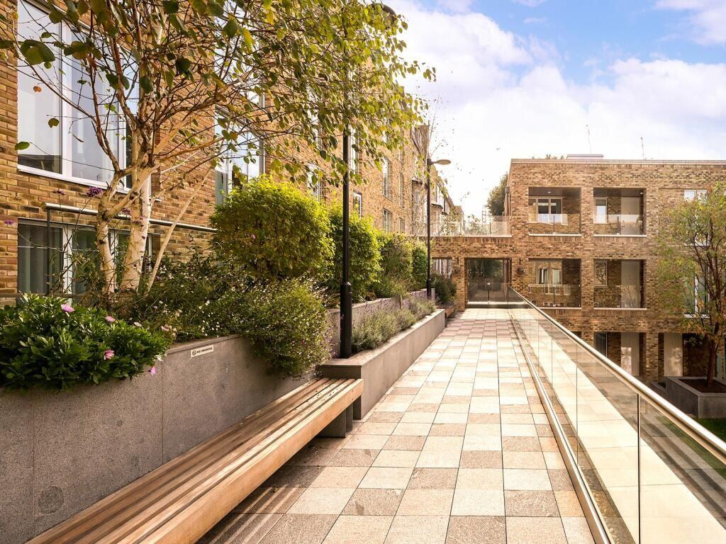 Apartment in London - View 4