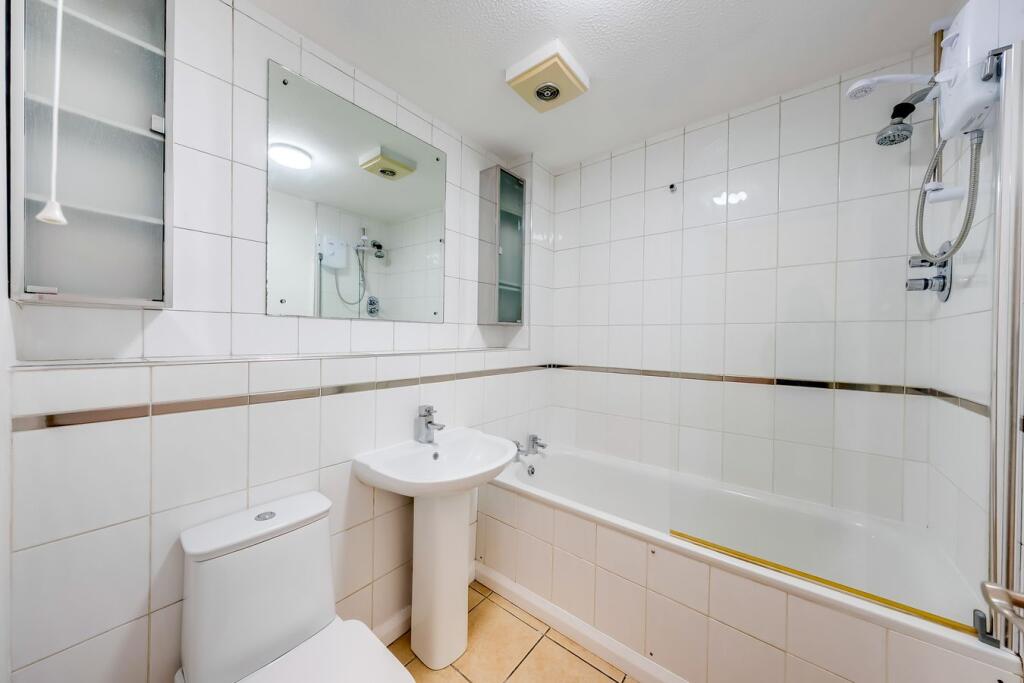 Apartment in London - More