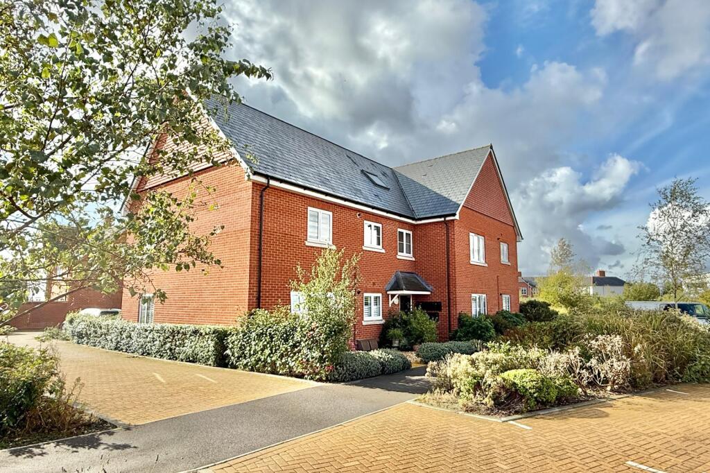 Main image of property: Narrowleaf Drive, Ringwood, BH24 3FR
