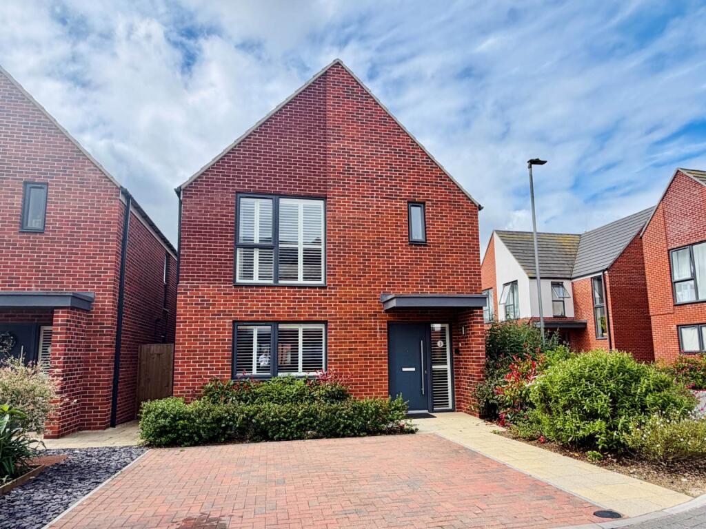 3-bed detached on Armstrong Close, Harwell, £450,000