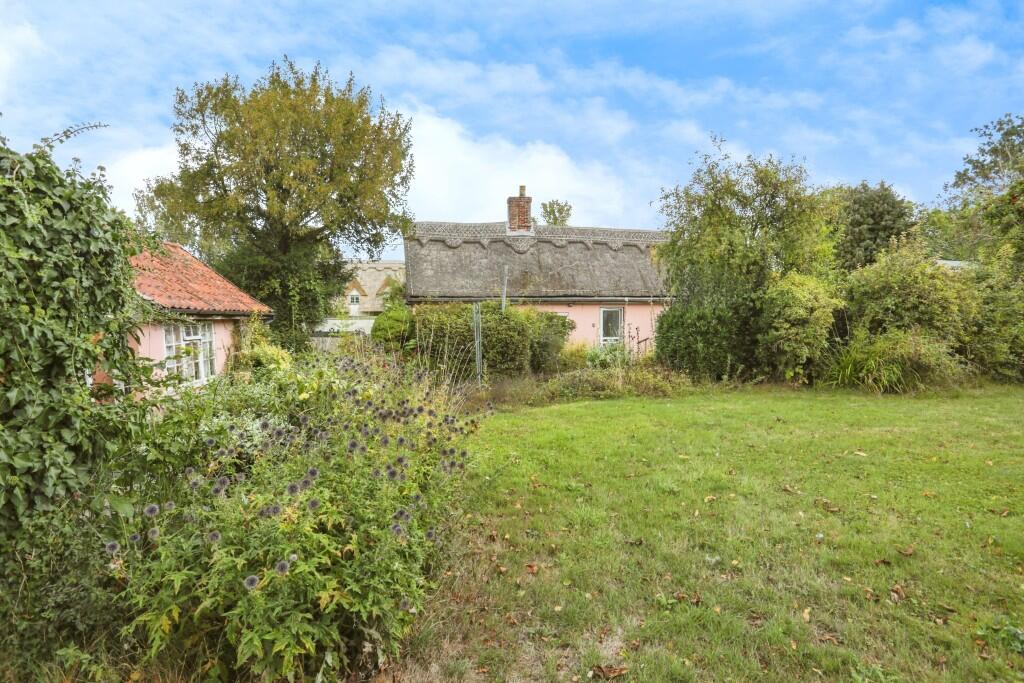Brettenham Road, IP7 photo 3