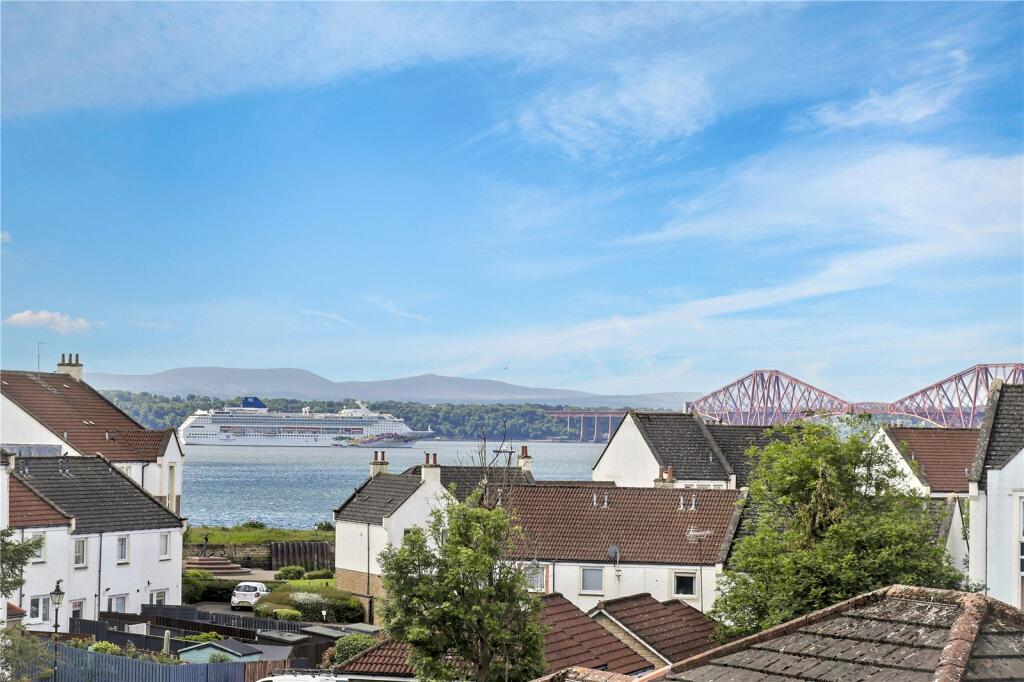 House in Dalgety Bay, St David's - View 2