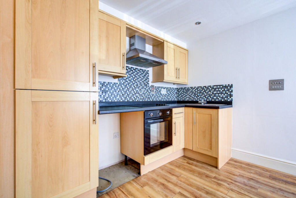 Eastwood Road, Rayleigh, SS6 photo 4
