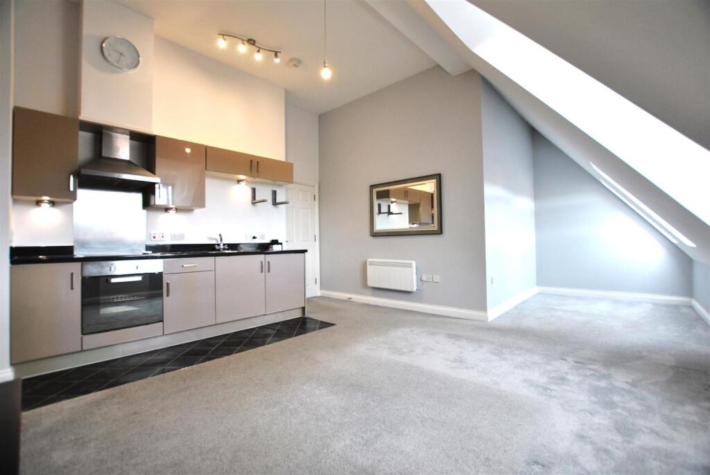 Apartment in Bristol - More