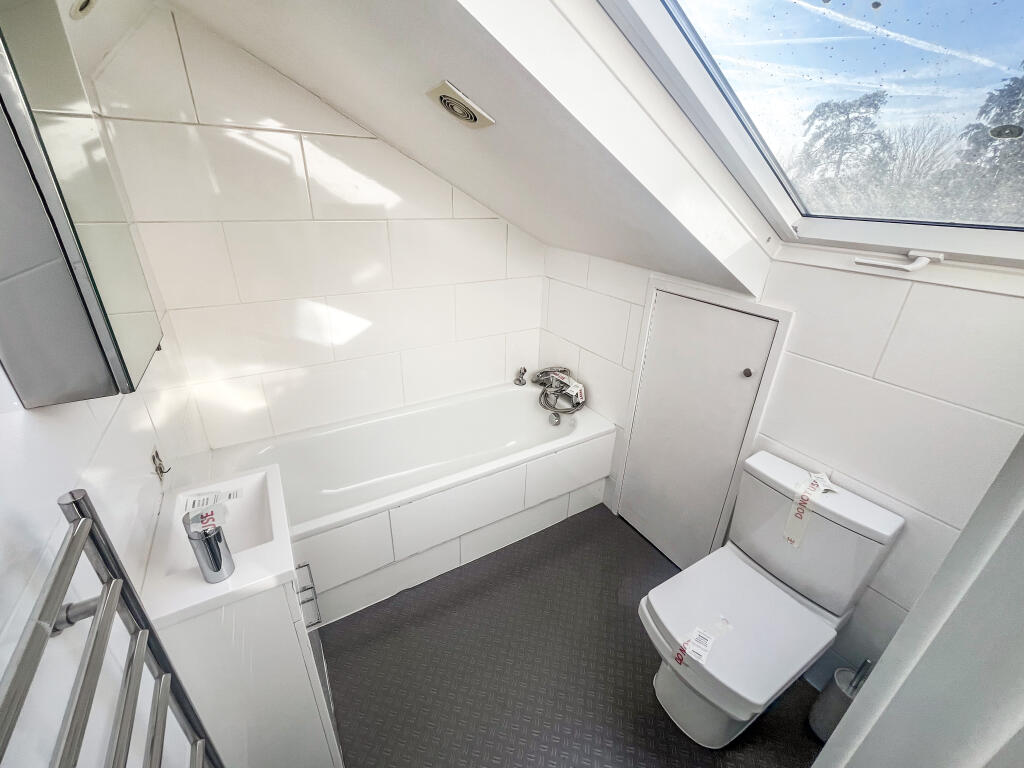 Apartment in Twickenham - View 5