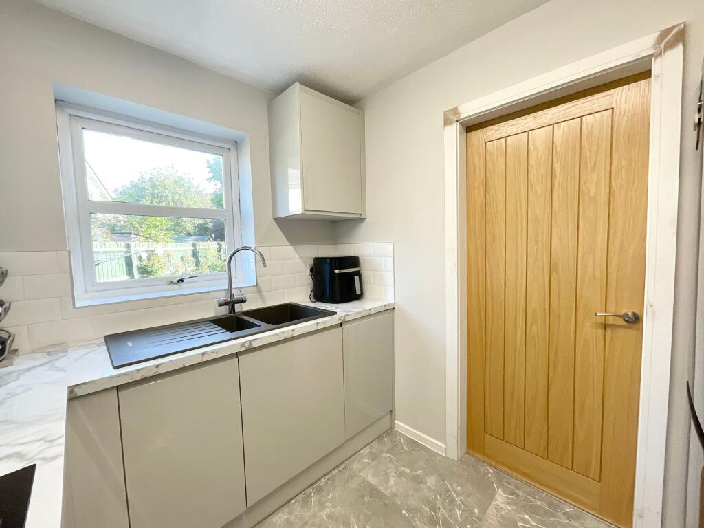 House in Stoke-on-Trent - More