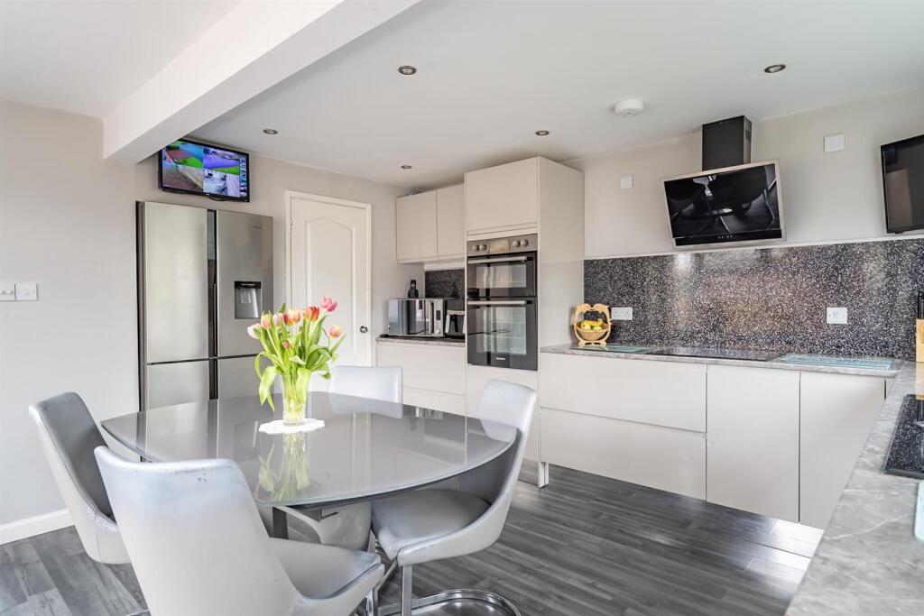 Reygate Grove, Copmanthorpe, York, YO23 3YN photo 4