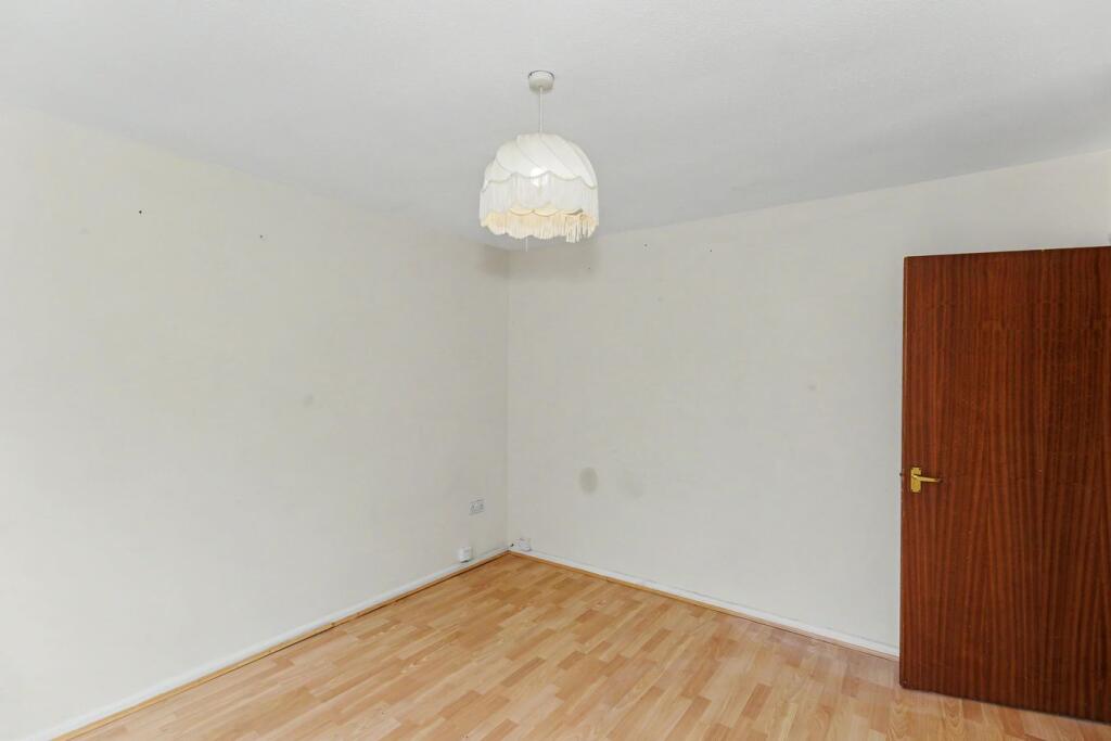 Apartment in Northampton - View 4