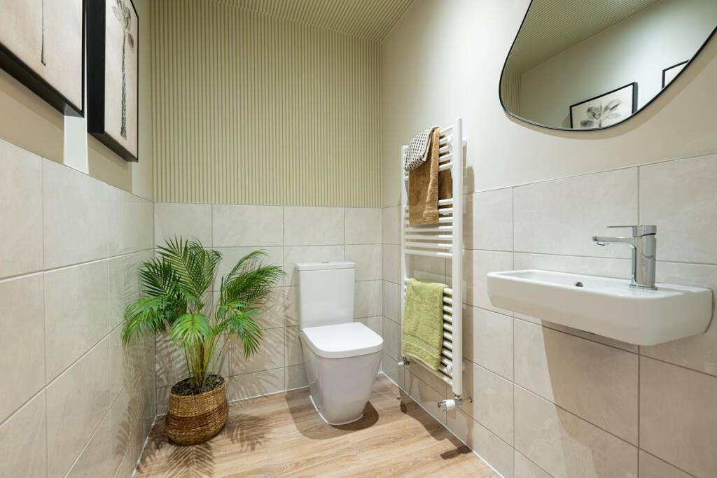 House in Amber Valley, Somercotes - More