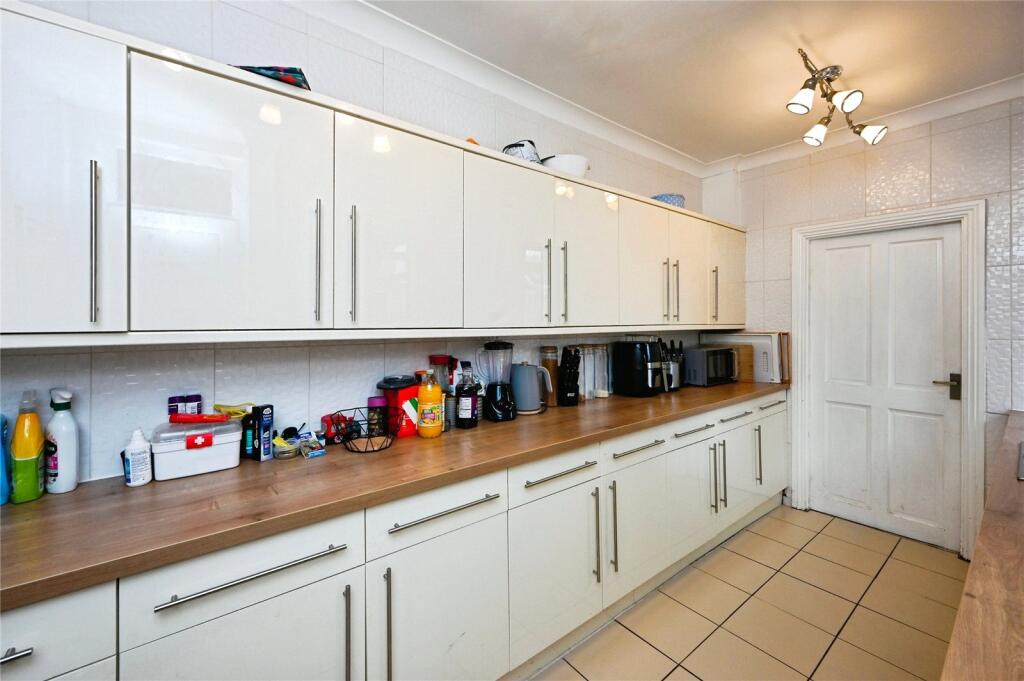 House in Ashfield, Kirkby-in-Ashfield, Sutton-in-Ashfield - View 2