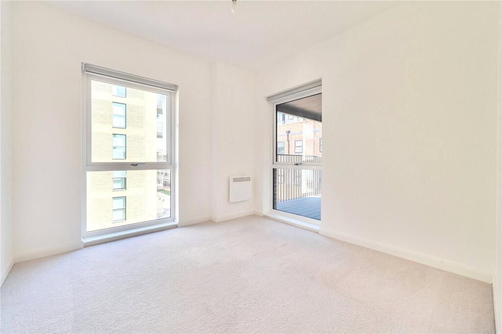 Apartment in Slough - View 4