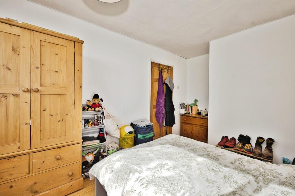 Additional image 12 of Yew Tree Close, Yeovil