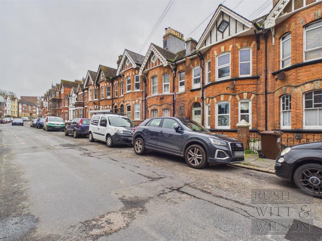 2-bed flat on Milward Road, Hastings, £220,000